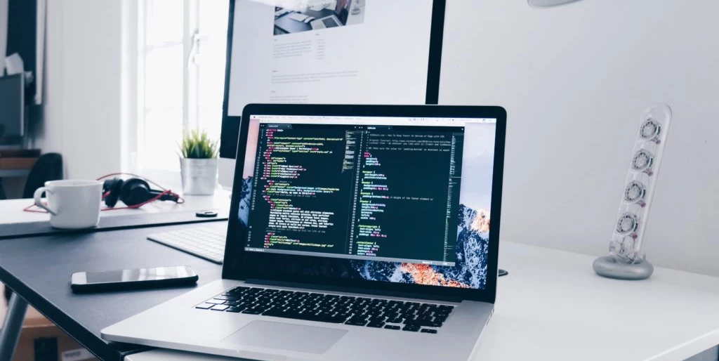 https://cms.pracuj.pl/content/uploads/2023/02/christopher-gower-m_HRfLhgABo-unsplash-1024x682.jpg