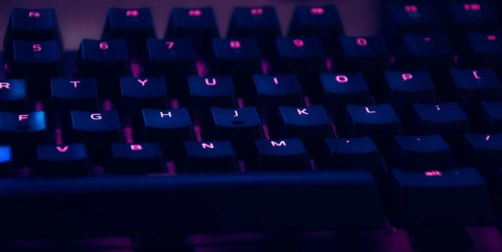 https://cms.pracuj.pl/content/uploads/2023/08/anas-alshanti-feXpdV001o4-unsplash-2-1024x646.jpg