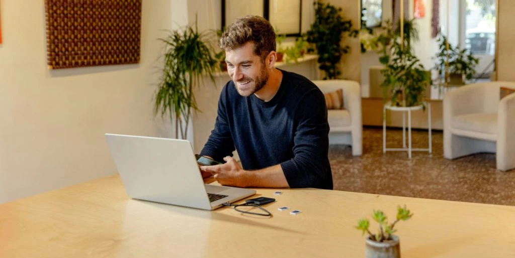 https://cms.pracuj.pl/content/uploads/2025/10/samsung-memory-m14vUTPKEEA-unsplash-scaled-e1760004959795-1024x532.jpg